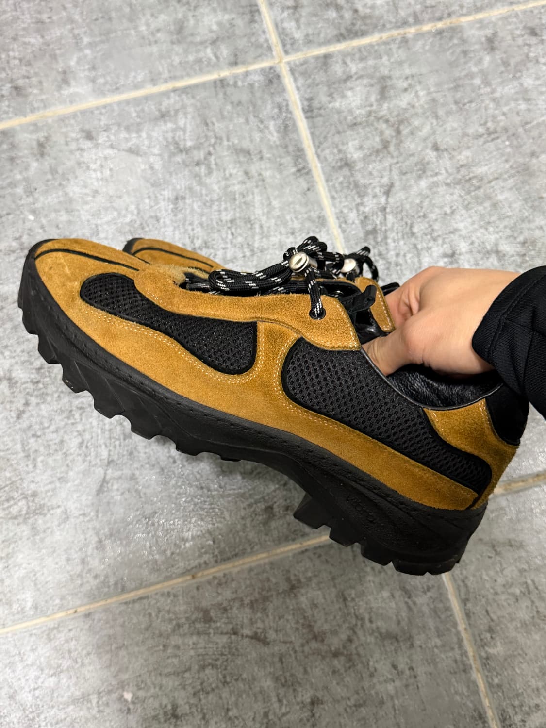 데베시용 DV HIKE TRACKERS 04 스니커즈 270팝니다 상품이미지5