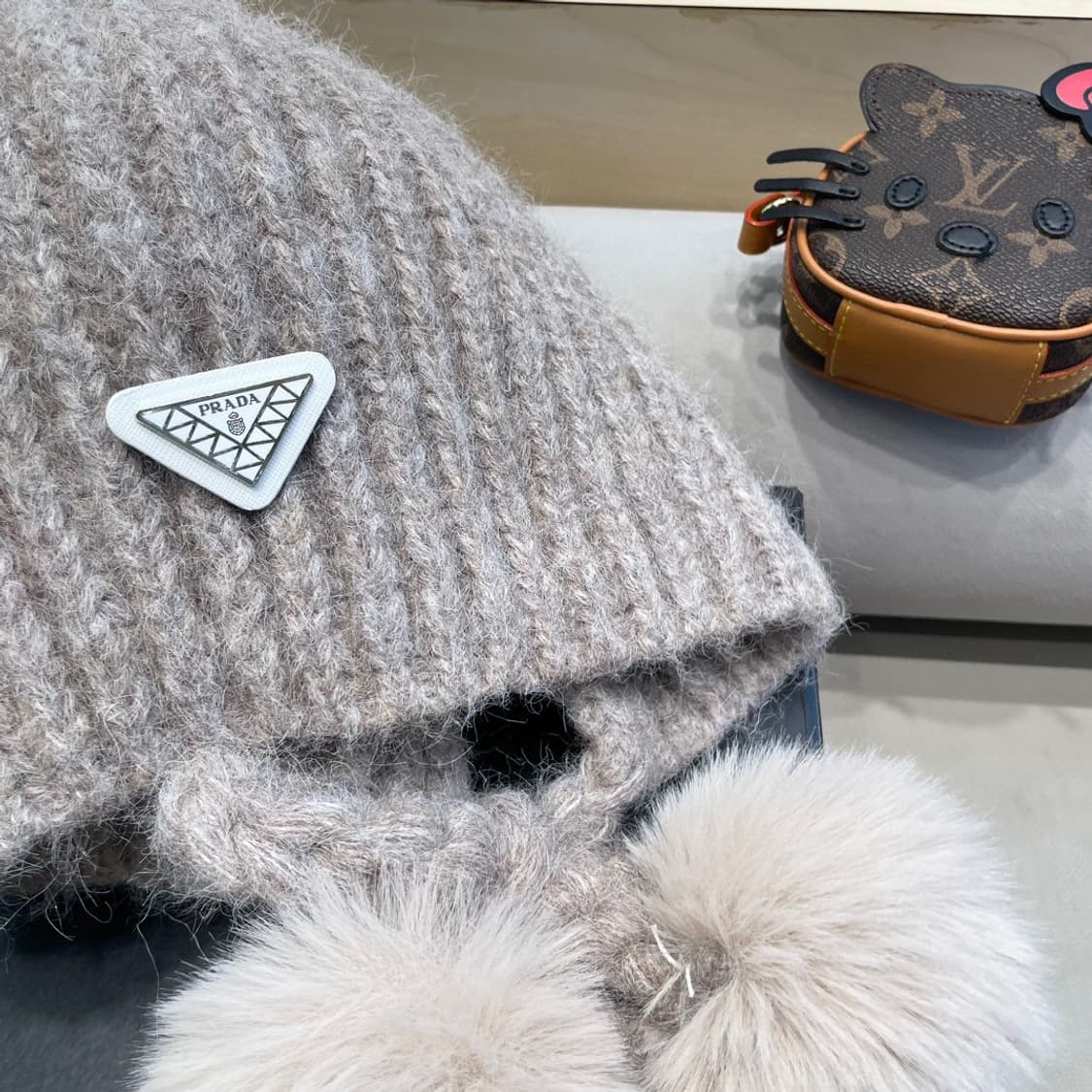 프라다 가을 겨울 모자
 상품이미지4