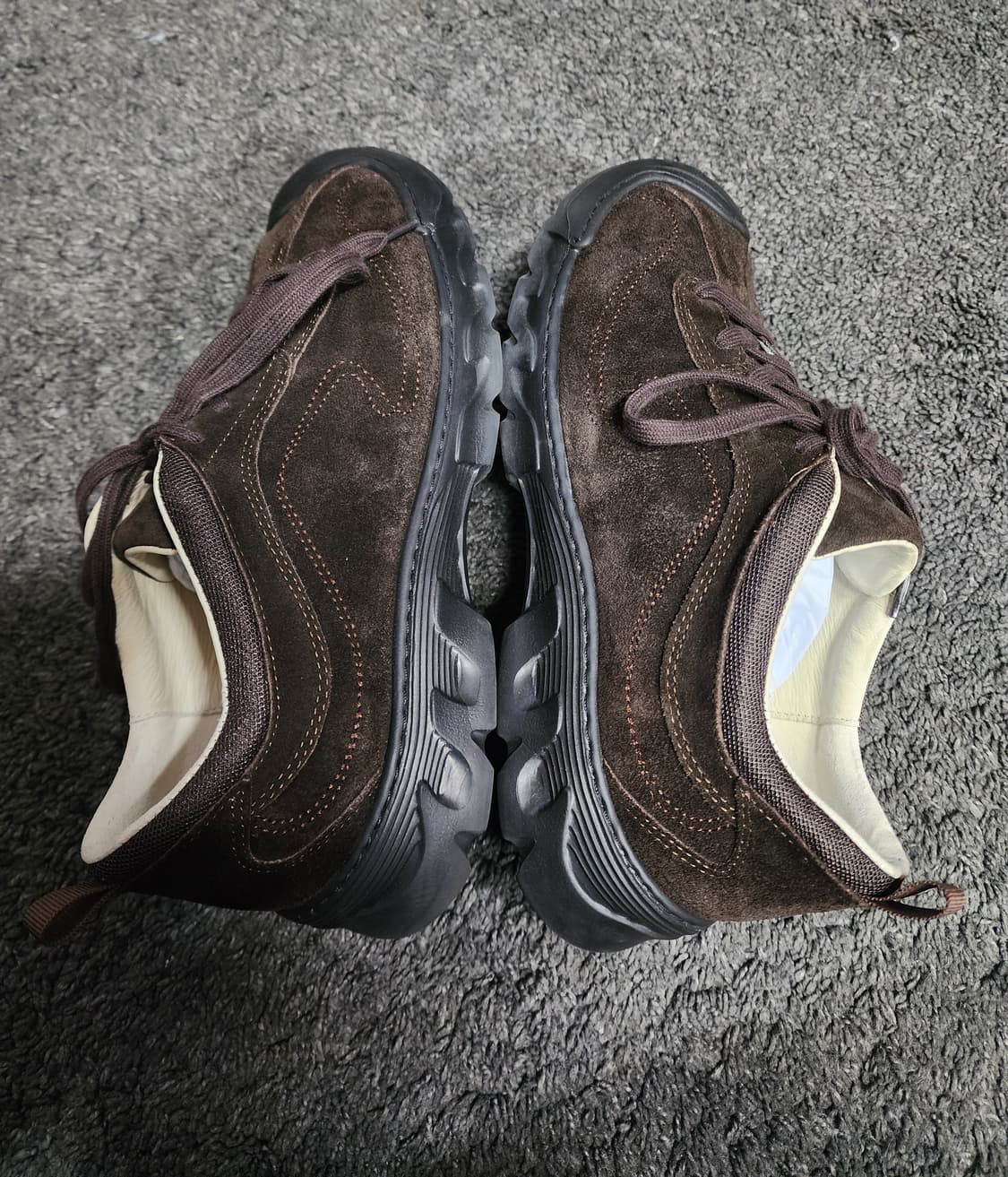 바토즈  브라운260 
상태최상
박스포함

 상품이미지9