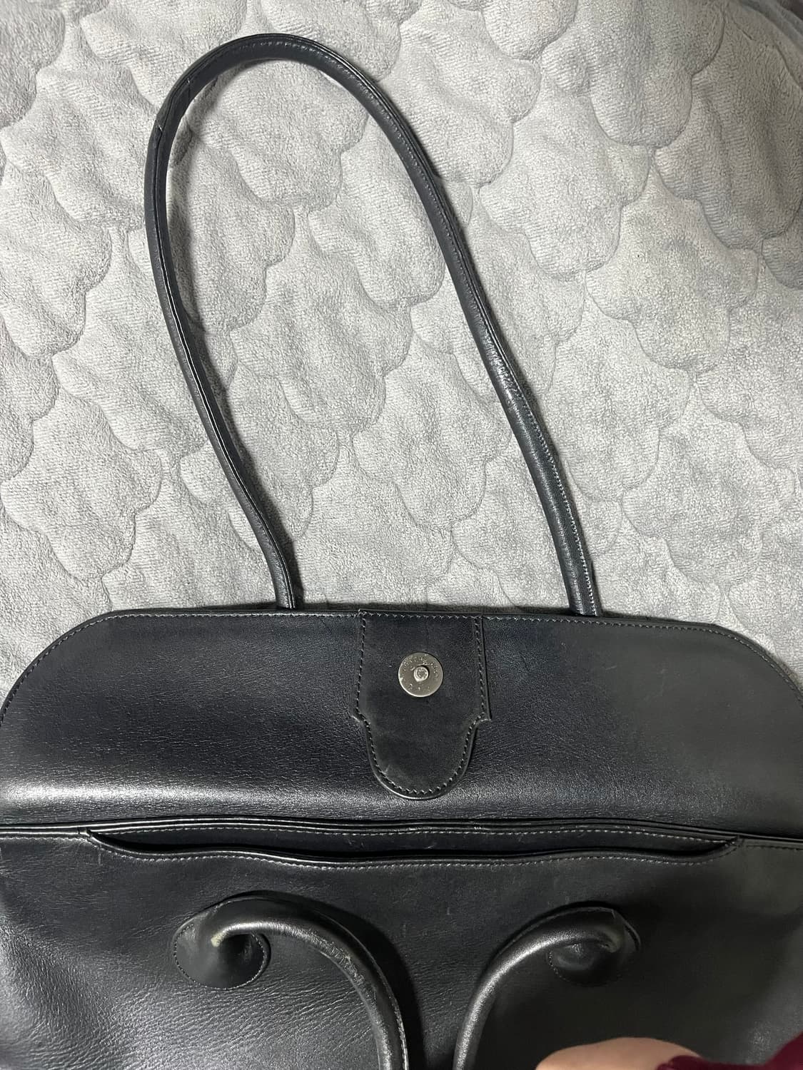 ISSEY MIYAKE 이세이미야케 레더 숄더백 블랙 상품이미지5