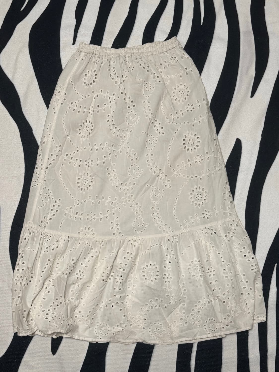 빈티지 펀칭 롱스커트 롱치마 상품이미지1