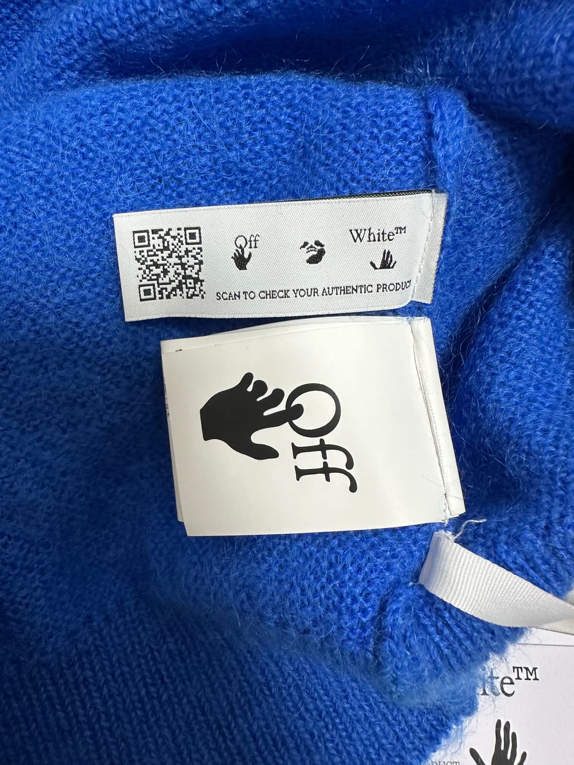 [네고 가능] 새상품 오프화이트 모헤어 앙고라 니트 블루  상품이미지6