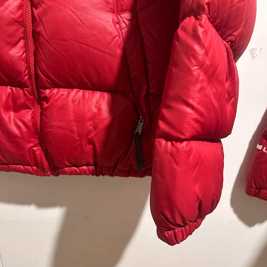 노스페이스 눕시 레드 패딩 상품이미지3