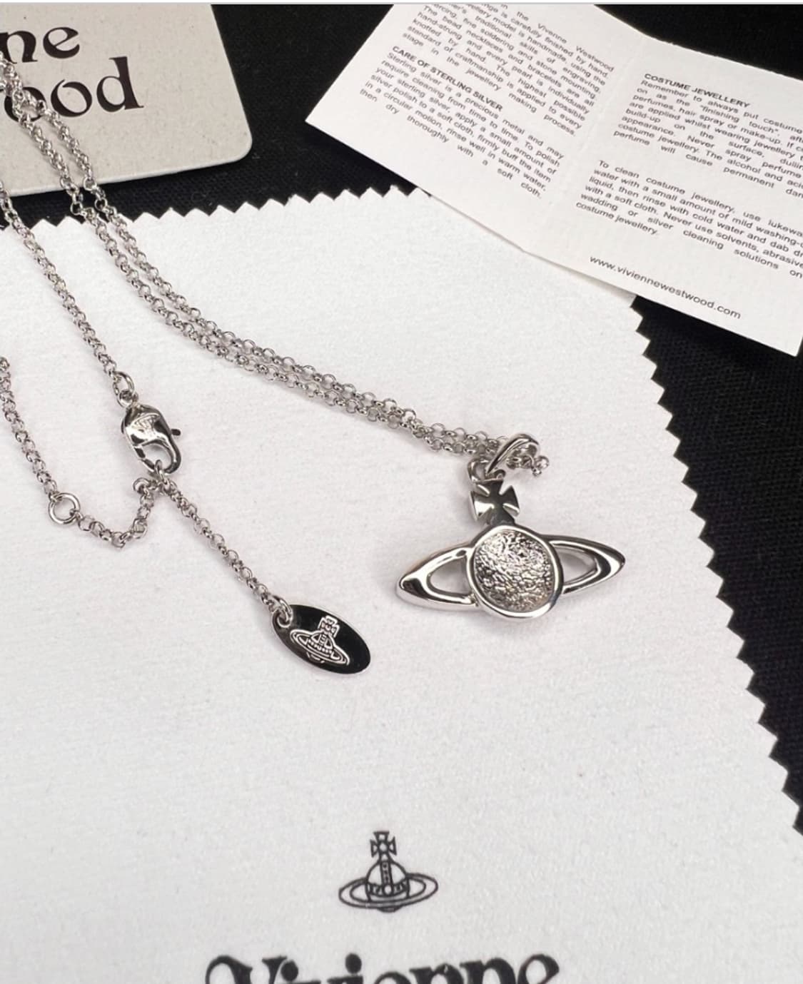 비비안 웨스트우드 아카이브 시그니처 orb 팬던트 목걸이 상품이미지4