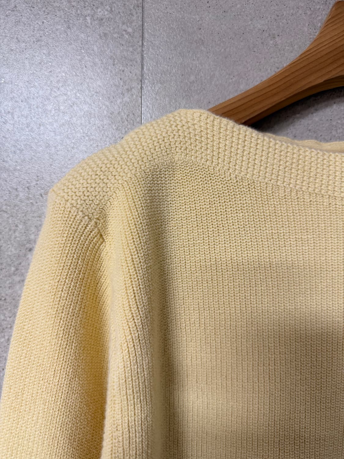 유니클로 유 레몬색 보트넥 니트 상품이미지3