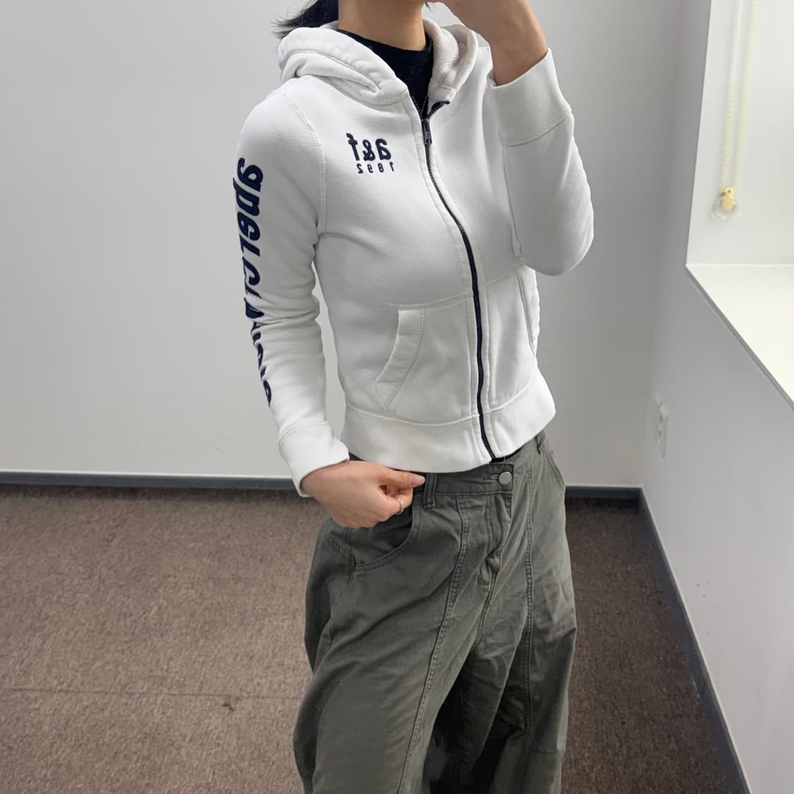 Abercrombie 아베크롬비 사이드로고 화이트 후드집업 상품이미지2