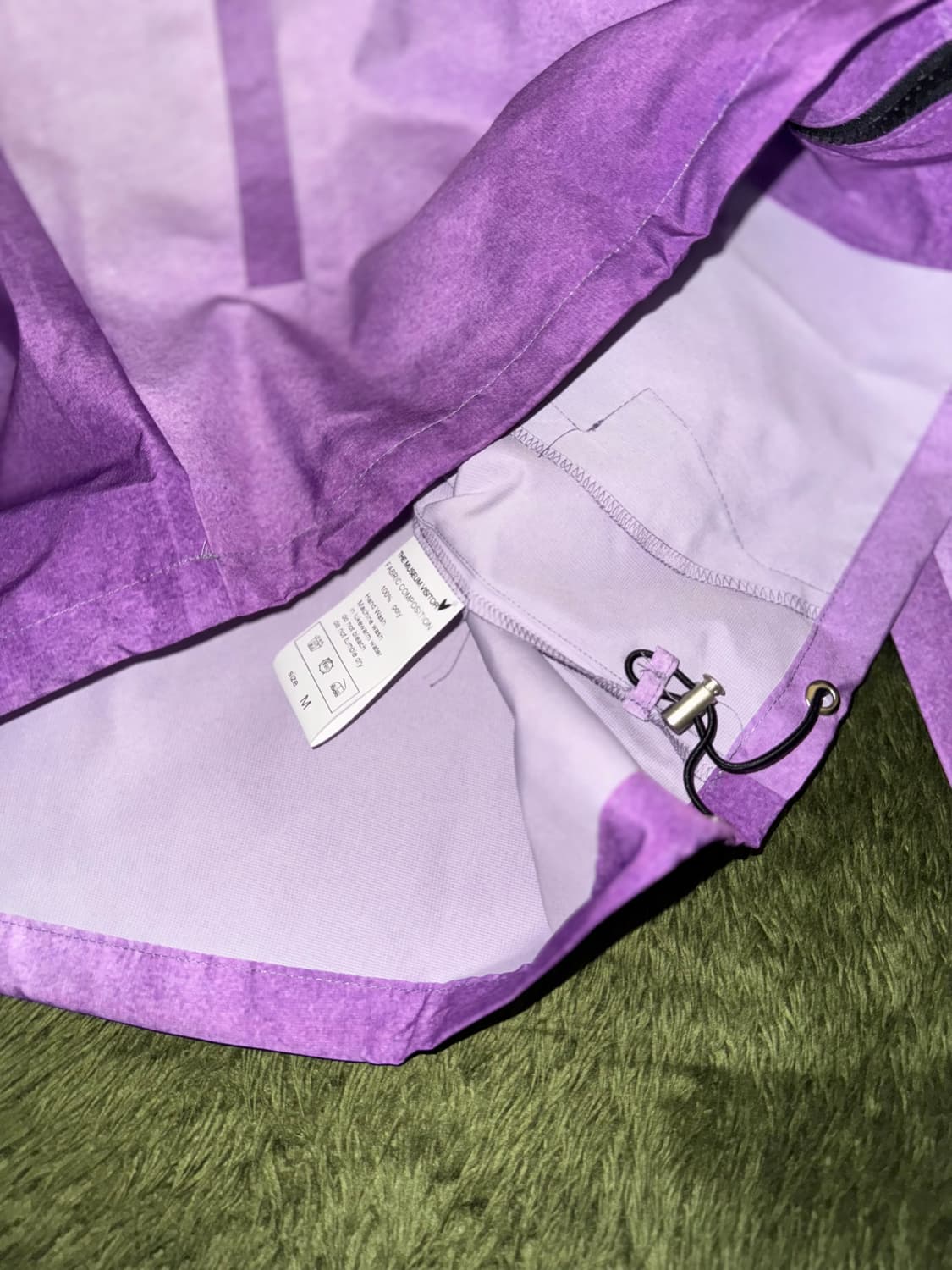 [M] 더뮤지엄비지터 스프레이 프린트 윈드브레이커 퍼플 상품이미지6