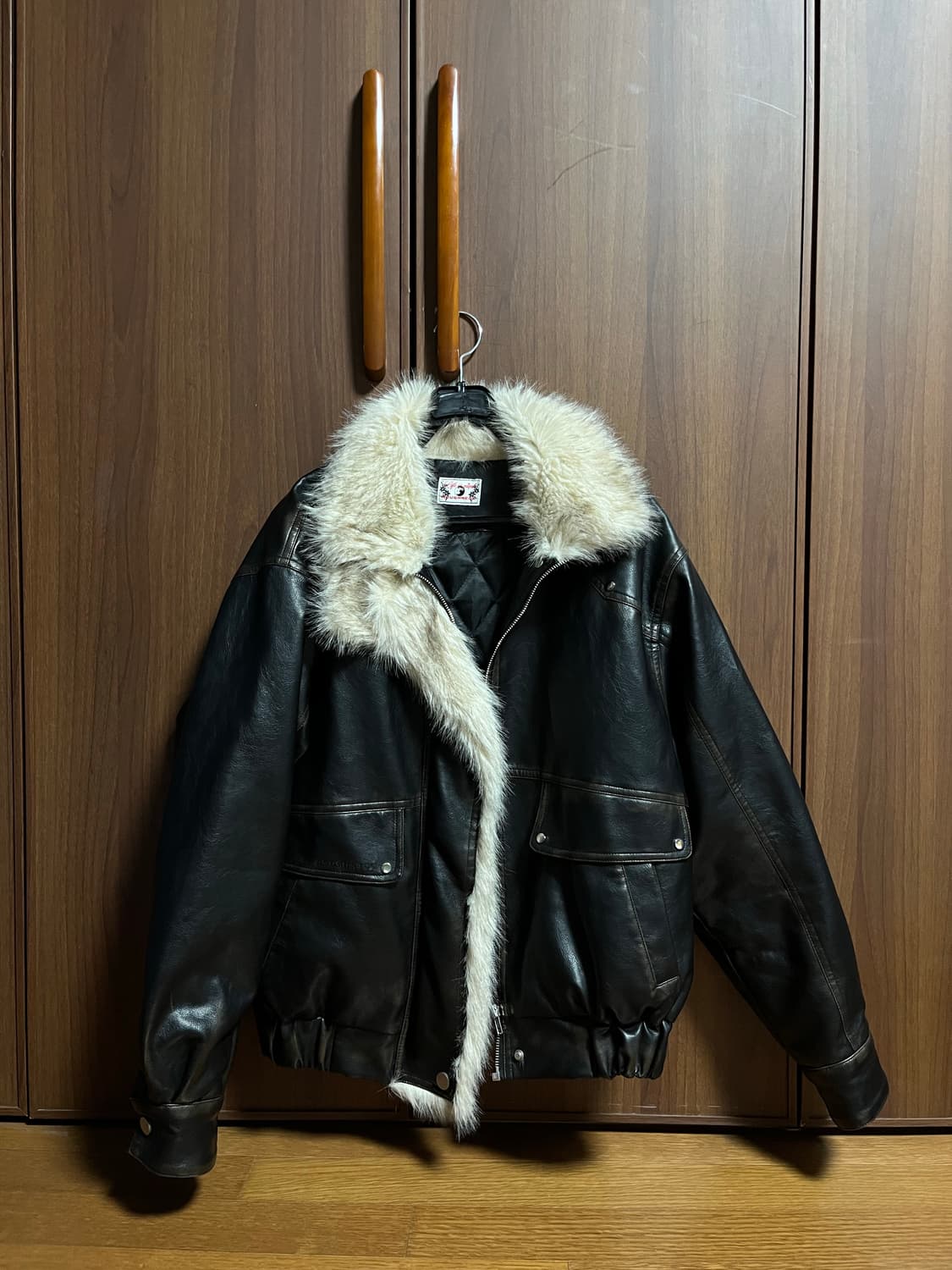 러프넥 레더 무스탕 상품이미지2