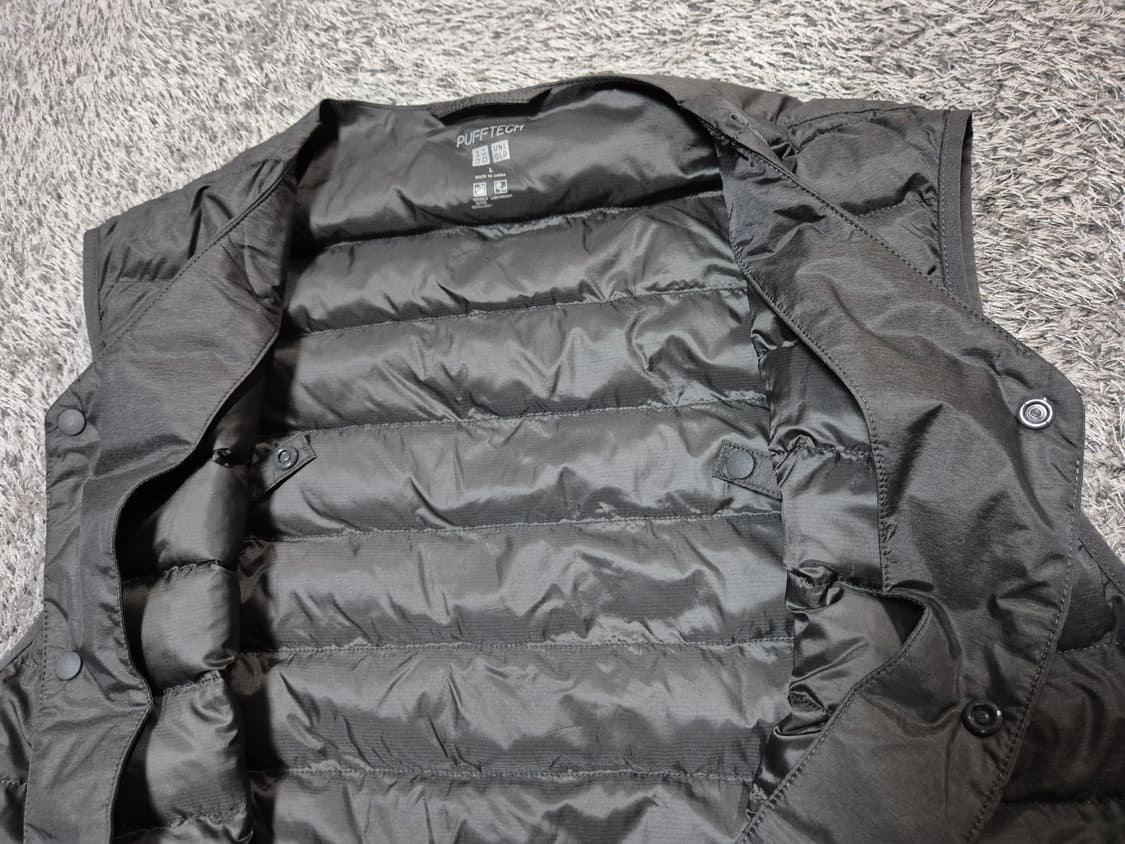 유니클로 남성 퍼프테크 경량 패딩 조끼 L 상품이미지7