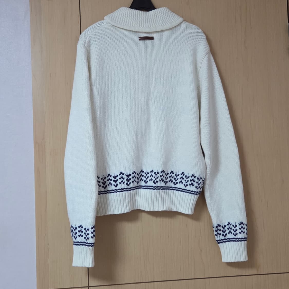 새상품) 드파운드 헤비 자카드 집업 니트 파랑새 가디건 카리나 착용 상품이미지7