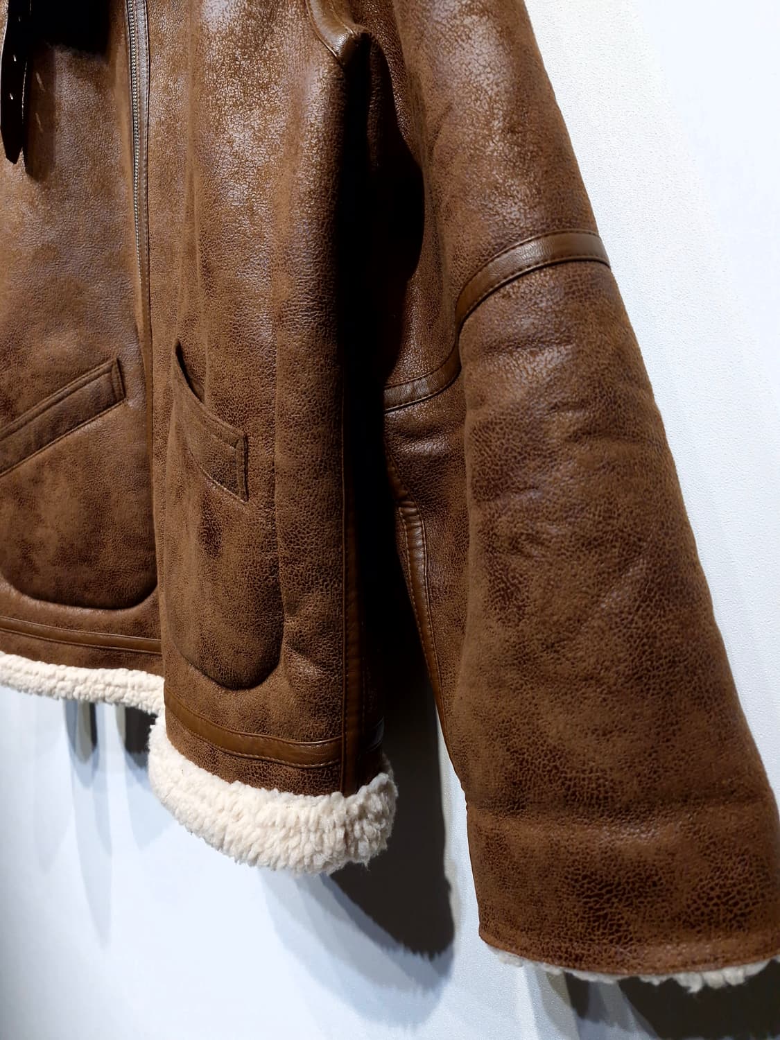 LOEUVRE 루에브르 24F/W 오버사이즈 리버시블 무스탕자켓(F) 상품이미지7