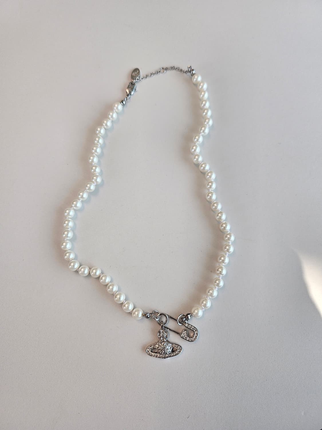 비비안웨스트우드 업사이클링 옷핀 진주 목걸이 상품이미지1