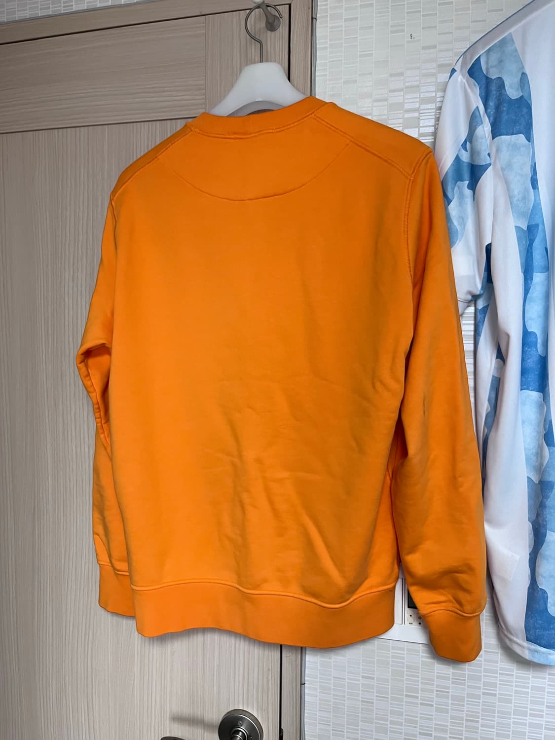 [L]스톤아일랜드 오렌지색 맨투맨 상품이미지2