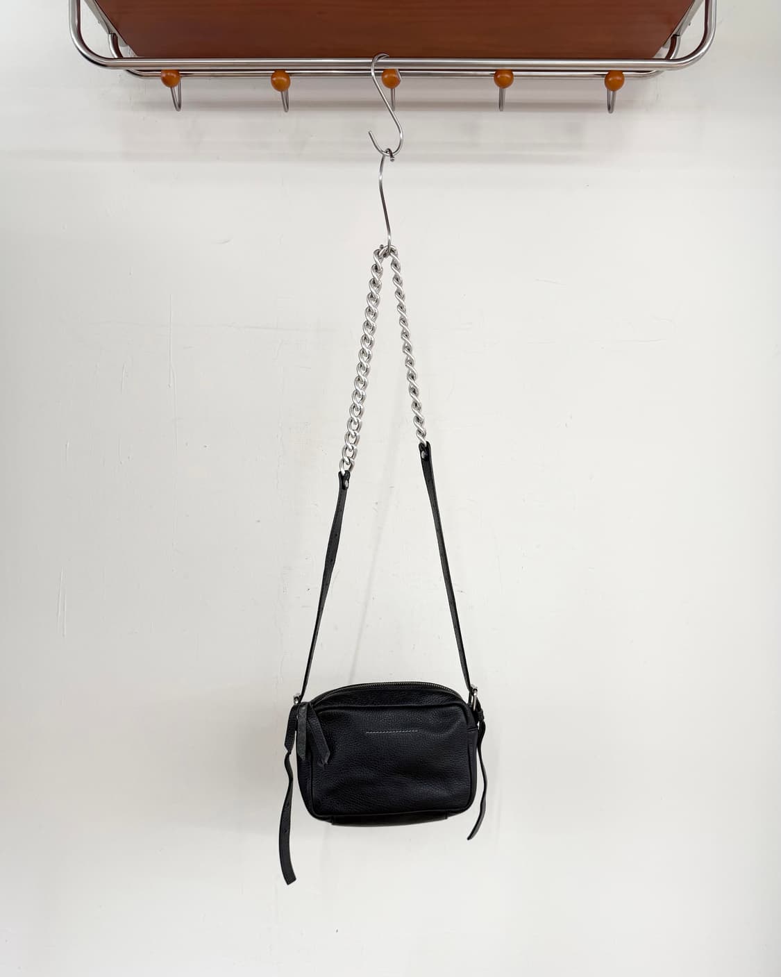 엠엠식스 블랙 체인스트랩 크로스 바디 백 상품이미지4