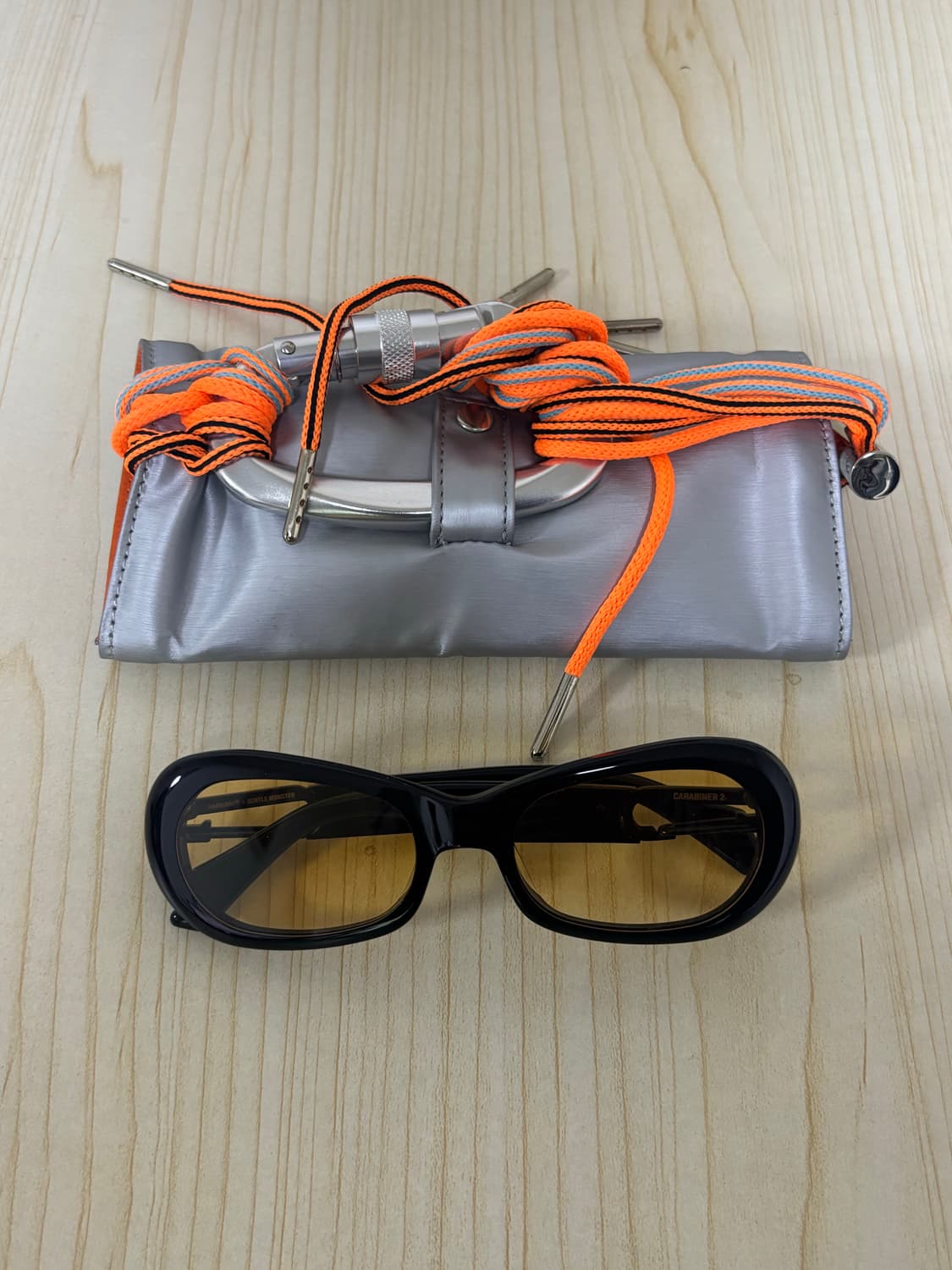 젠틀몬스터x앰부쉬 카라비너 선글라스 상품이미지2