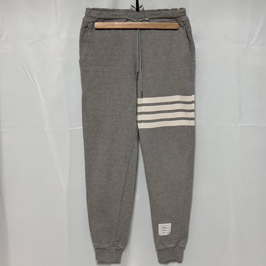 [S+급/2] 톰브라운 사선완장 트레이닝 조거팬츠 바지 그레이 상품이미지1
