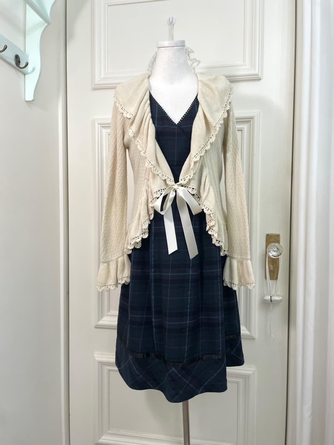 AXES FEMME ivory crochet ruffle cardigan 상품이미지1