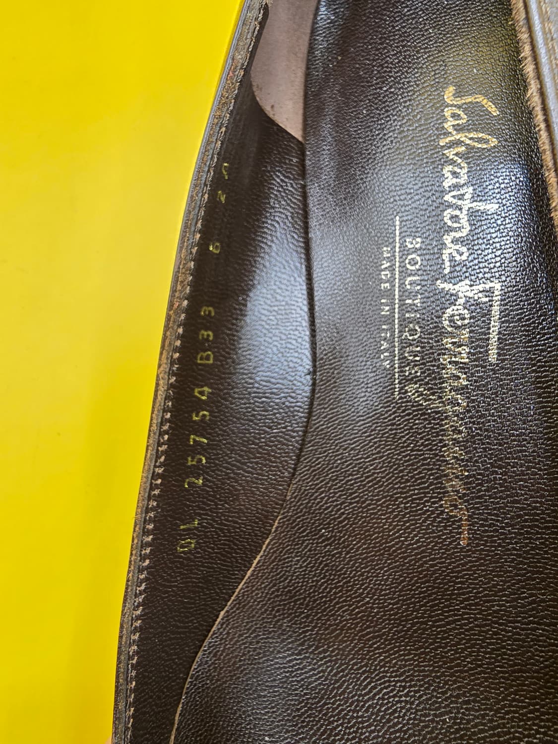 정품 페레가모 양가죽 펌퍼스225 상품이미지8