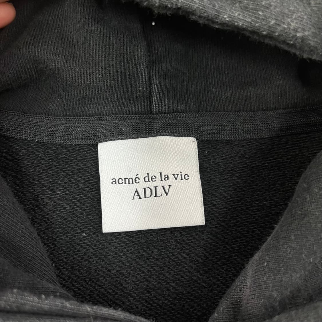 100 아크메드라비 빅로고 후드티 상품이미지4