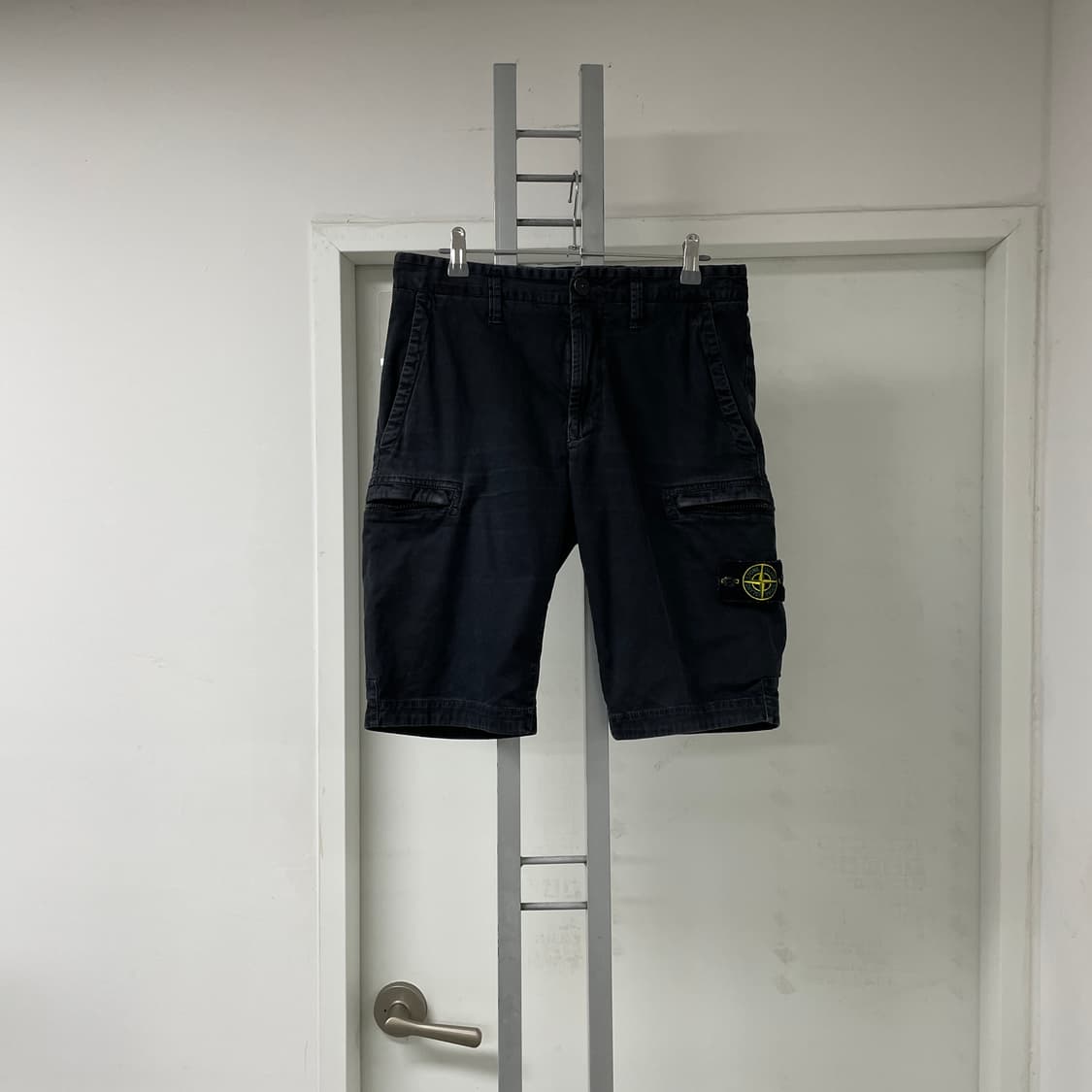 스톤아일랜드 포켓 반바지 블랙 28  상품이미지1