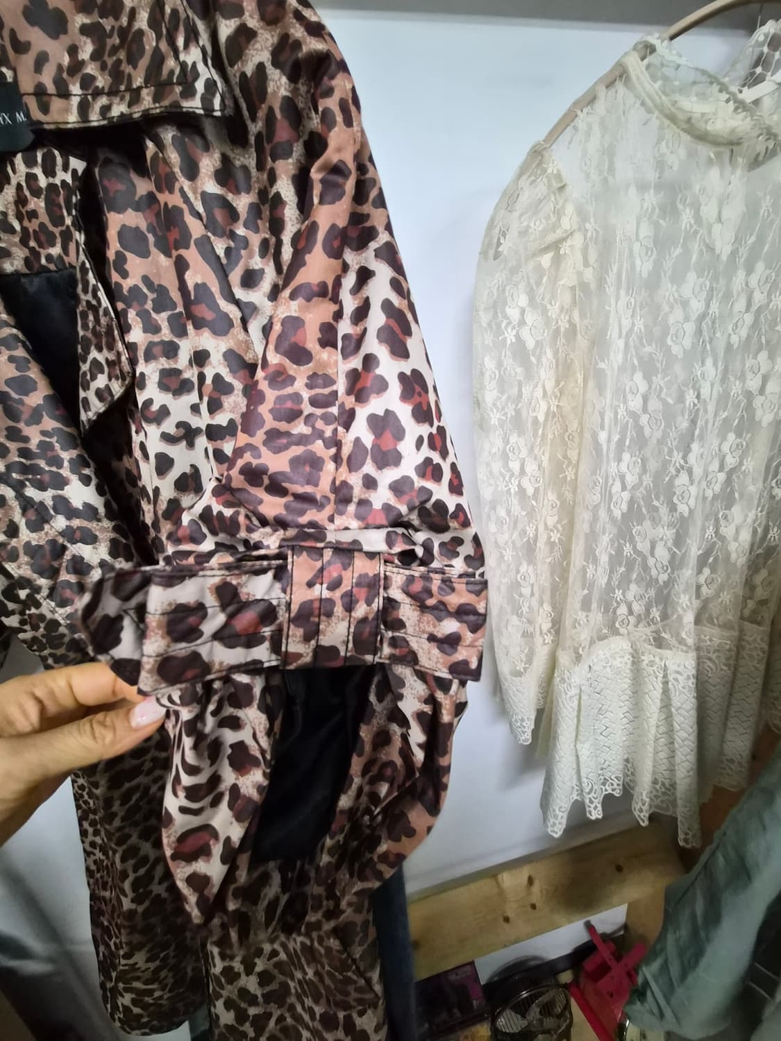 봄빅스엠무어 레오파드 트렌치코트 상품이미지3