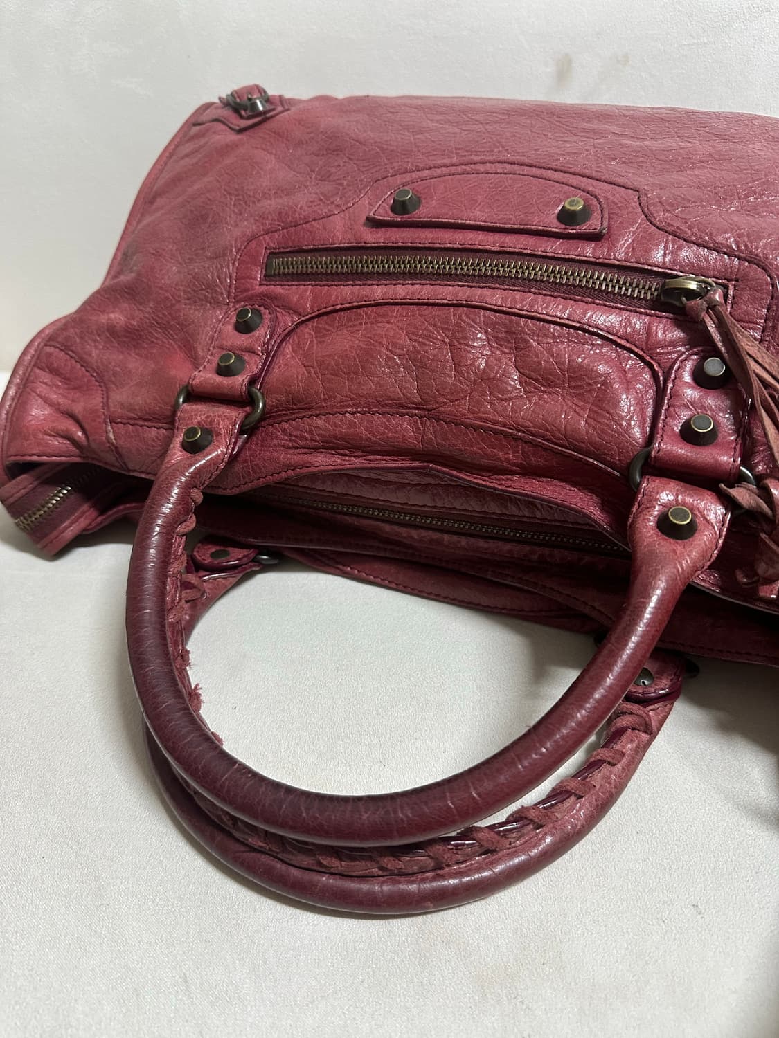 [A 정품] 발렌시아가 시티 모터백 미디움 버건디 상품이미지4