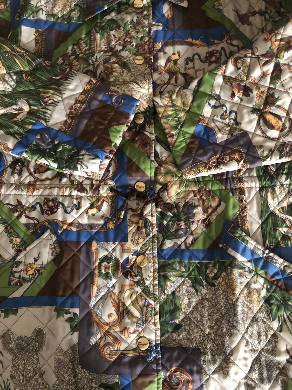 페라가모 프린팅 경량패딩 자켓 상품이미지5