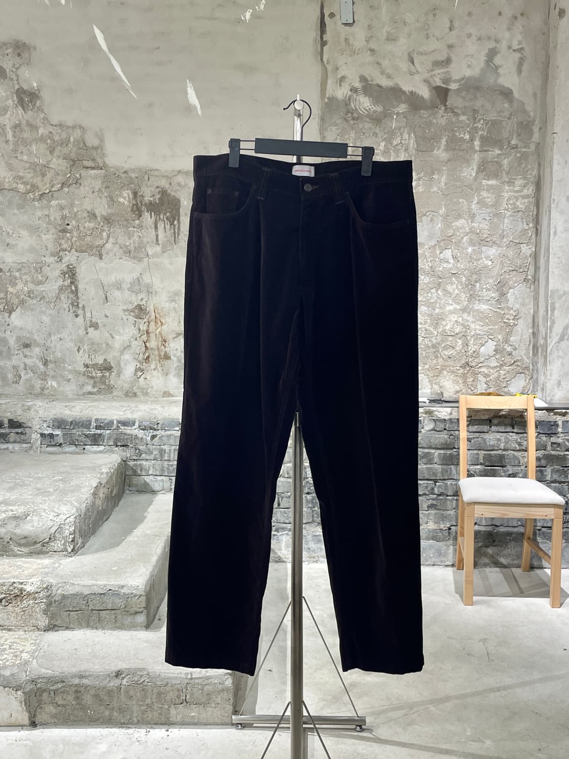 베르사체 클래식 다크 브라운 코듀로이 팬츠 상품이미지1