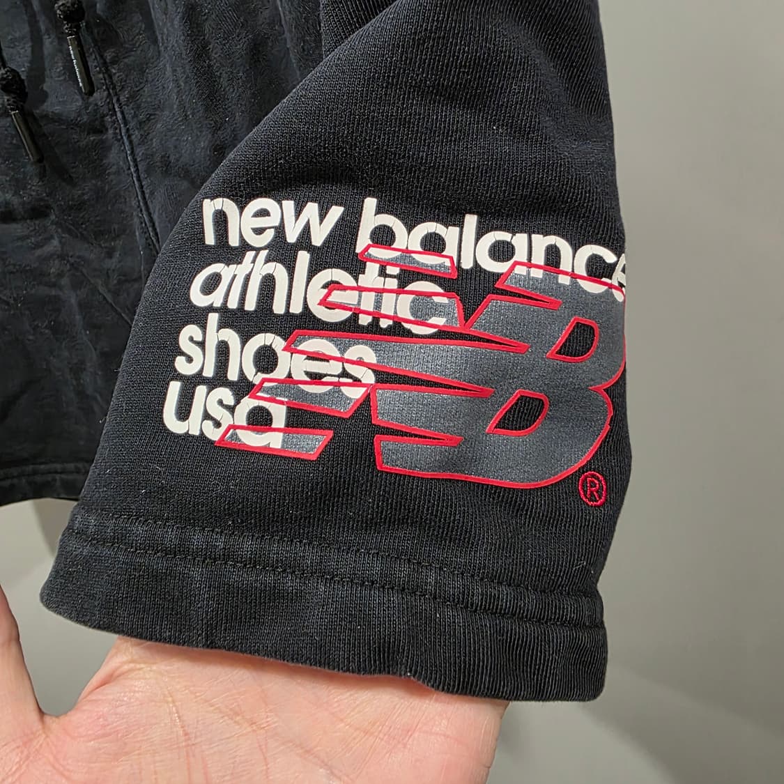 뉴발란스 그래픽 로고 스웨트 반바지 상품이미지2