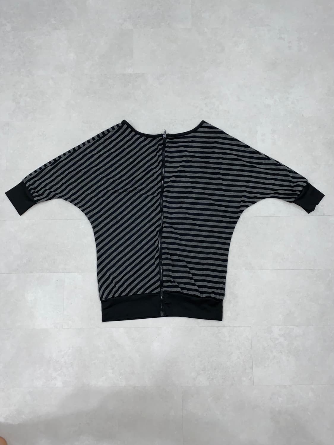 Stripe Full Zipper Dolman Top 상품이미지4