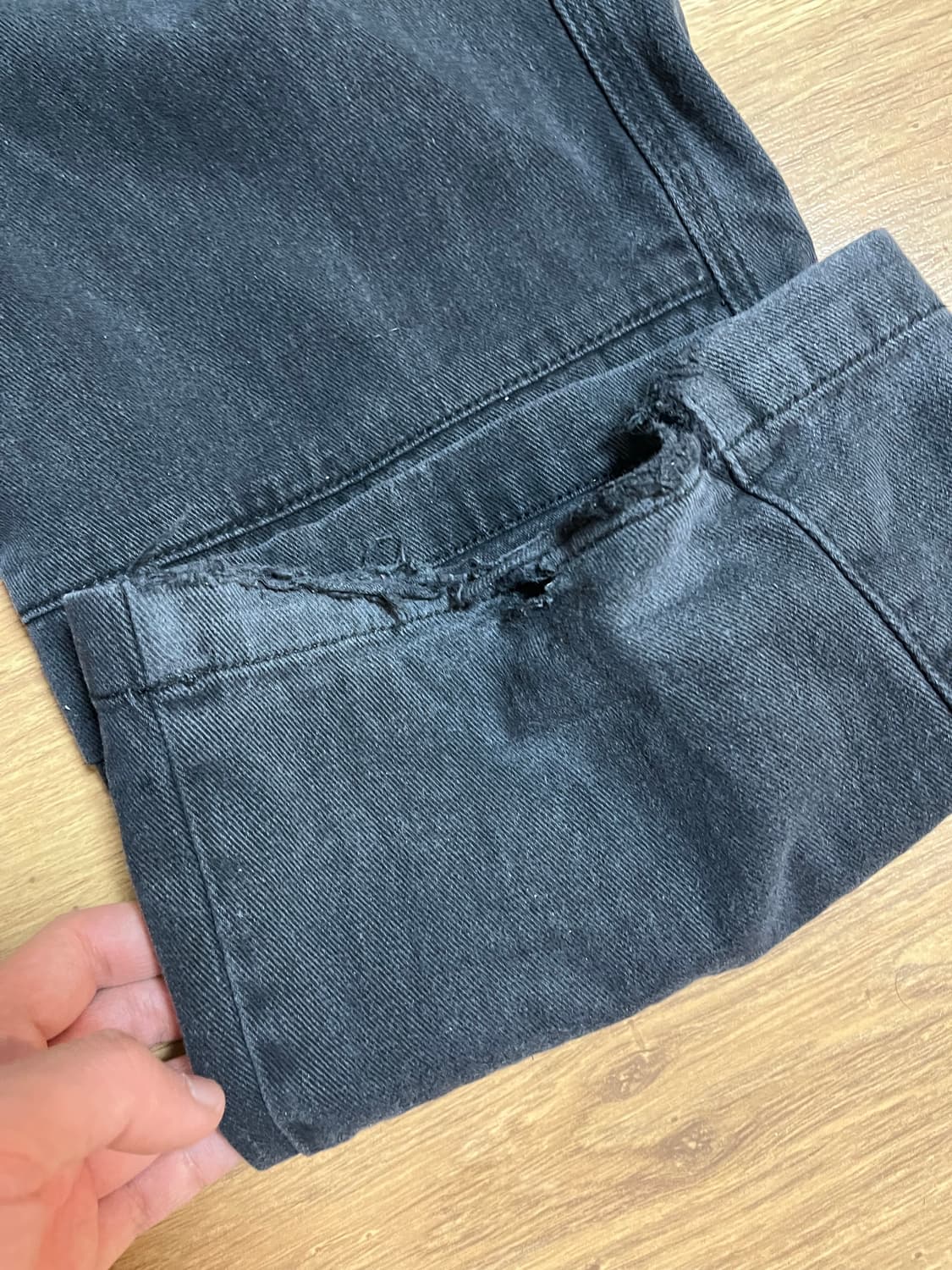 (밑단 헤짐) 플라스틱 프로덕트 wave zipper pants M 상품이미지3