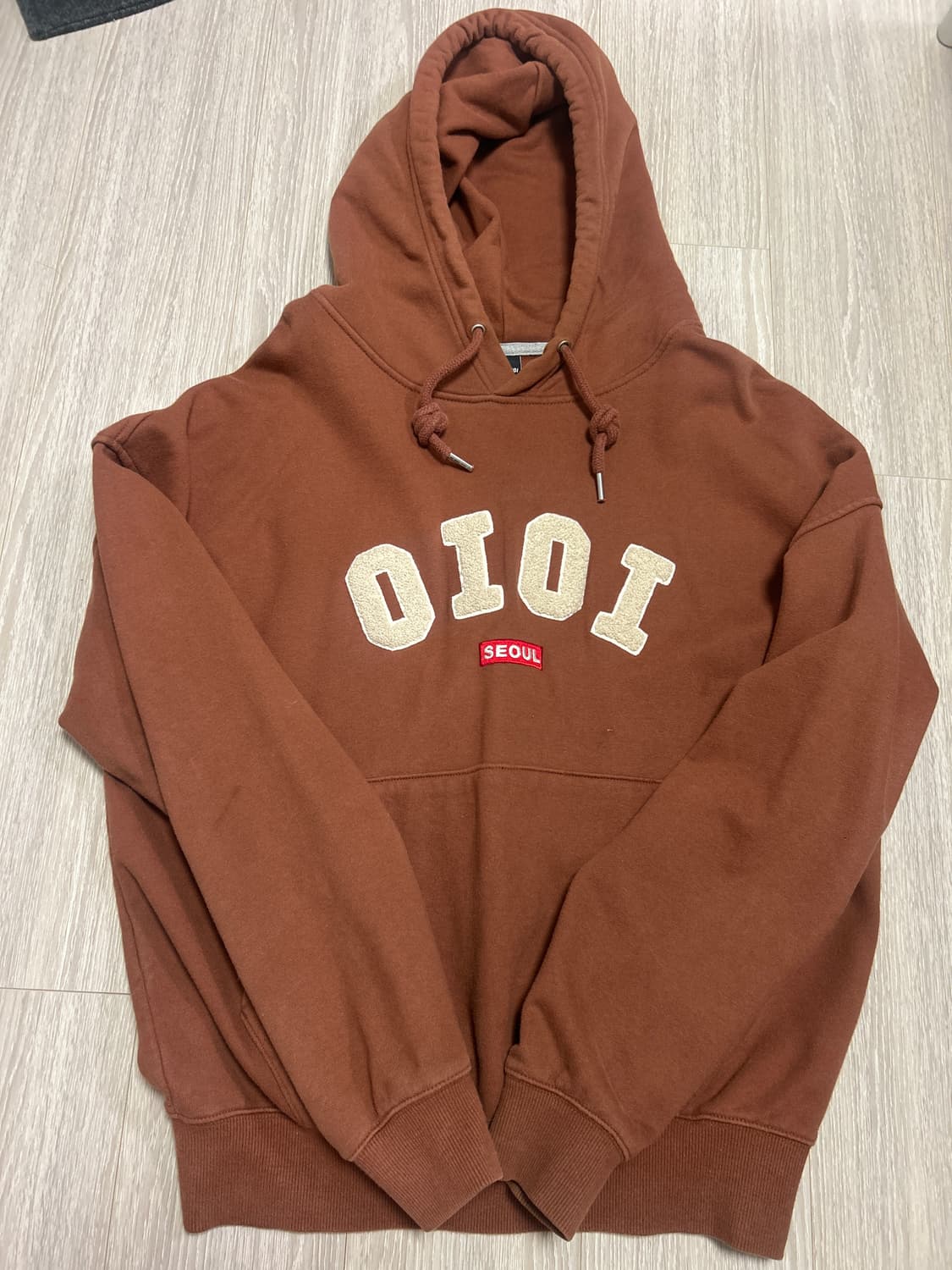 Oioi 2019년도 시그니처 후드티 _ BROWN 상품이미지1