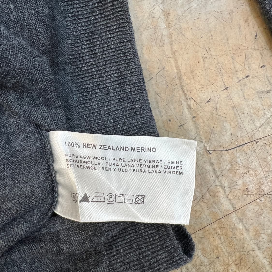 존스메들리 v넥 니트 상품이미지7