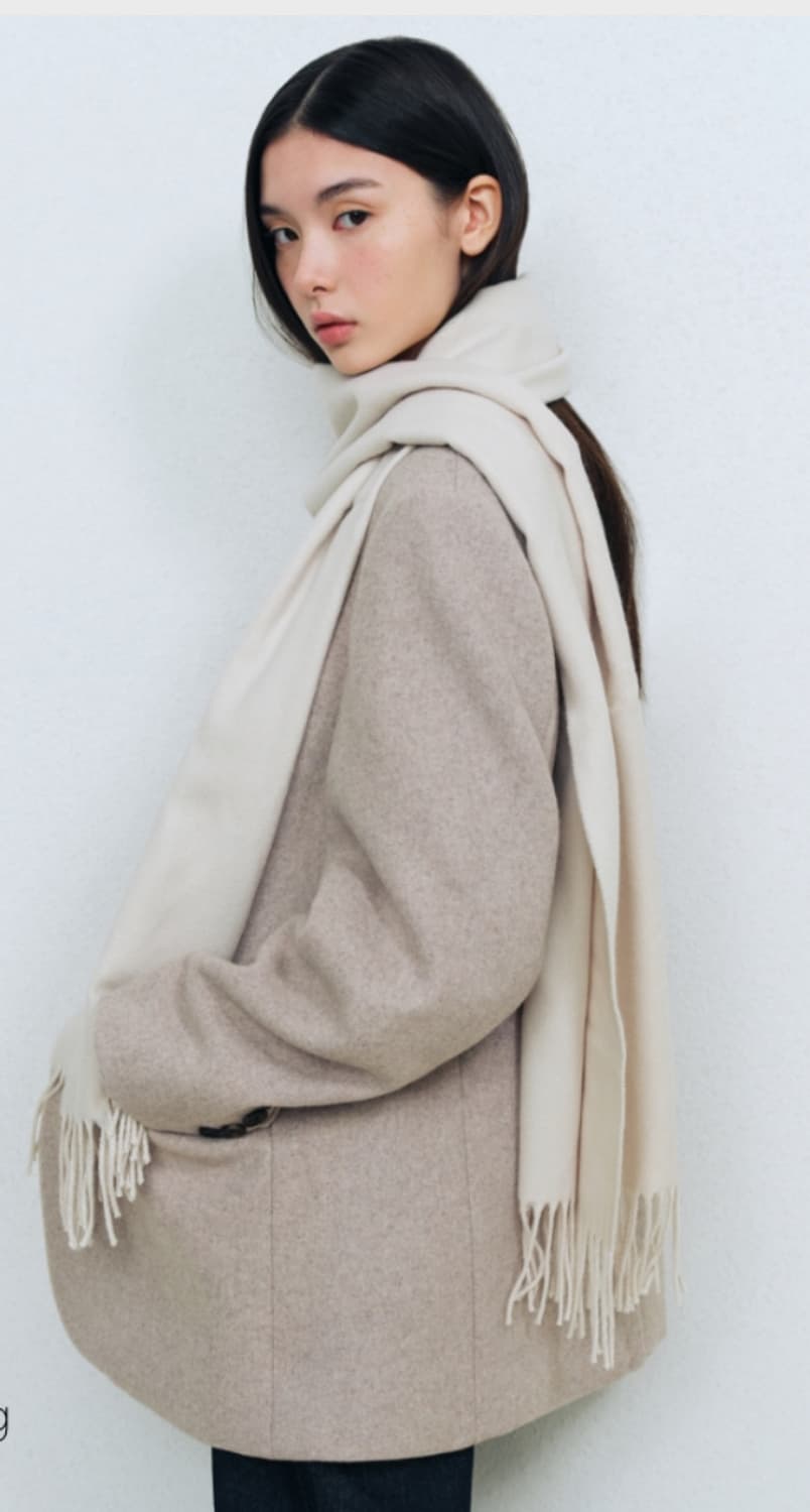 무신사 스탠다드우먼즈 울 블렌드 멜톤 오버 숄더 블레이저 오트밀 상품이미지2