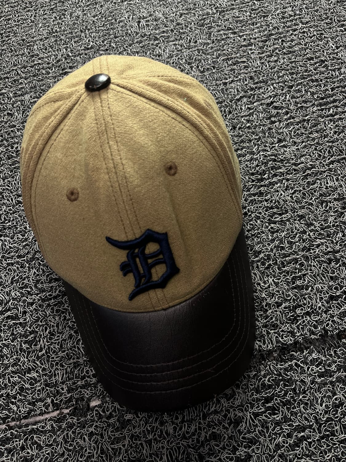 00s MLB 디트로이트 타이거즈 빅로고 레더 디테일 볼캡 366 상품이미지1