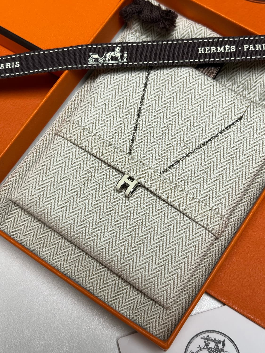 [정품] 새상품급 / 에르메스 팝아슈 미니 목걸이 팔라듐 하드웨어&블랑 상품이미지3