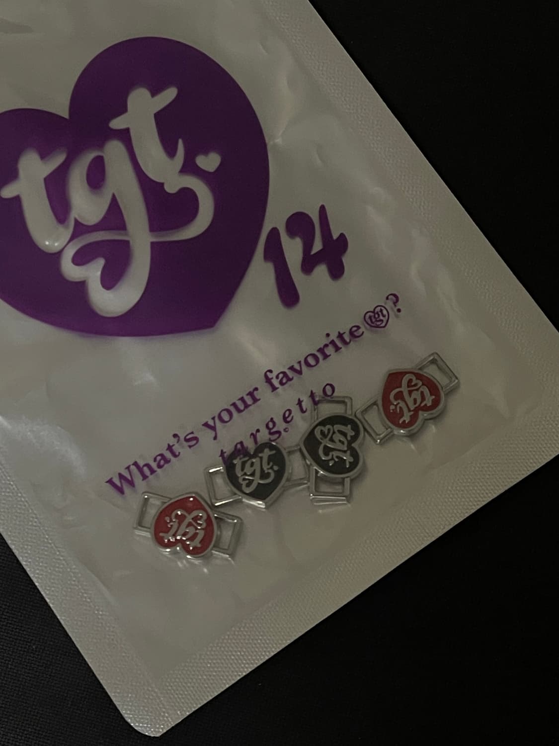 [새상품]타게토(taggletto) 하트 슈레이스 장식 Red/Blac 상품이미지1