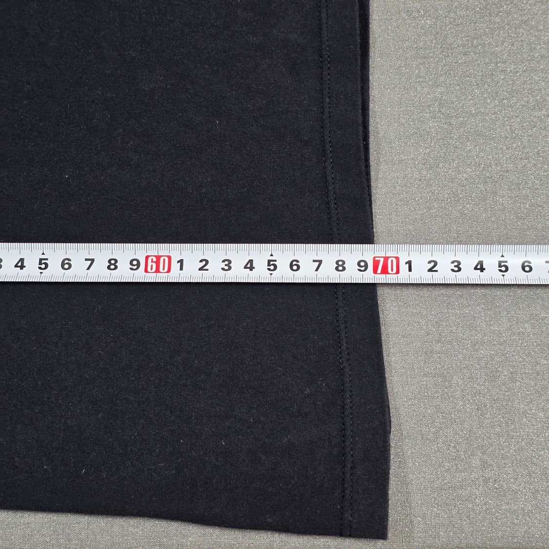 L) 캘빈클라인 센터로고 올블랙 반팔티셔츠 상품이미지7