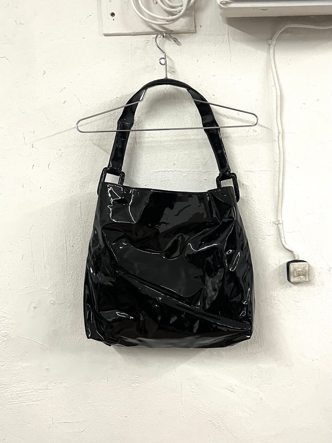 로저 비비에 페이던트 레더 체인 숄더백 상품이미지9