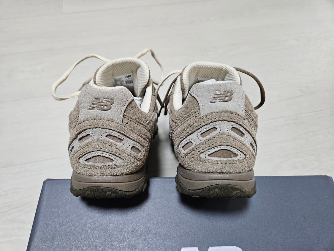 [275] 뉴발란스 204L 스웨이드 머쉬룸 애리드스톤 상품이미지9