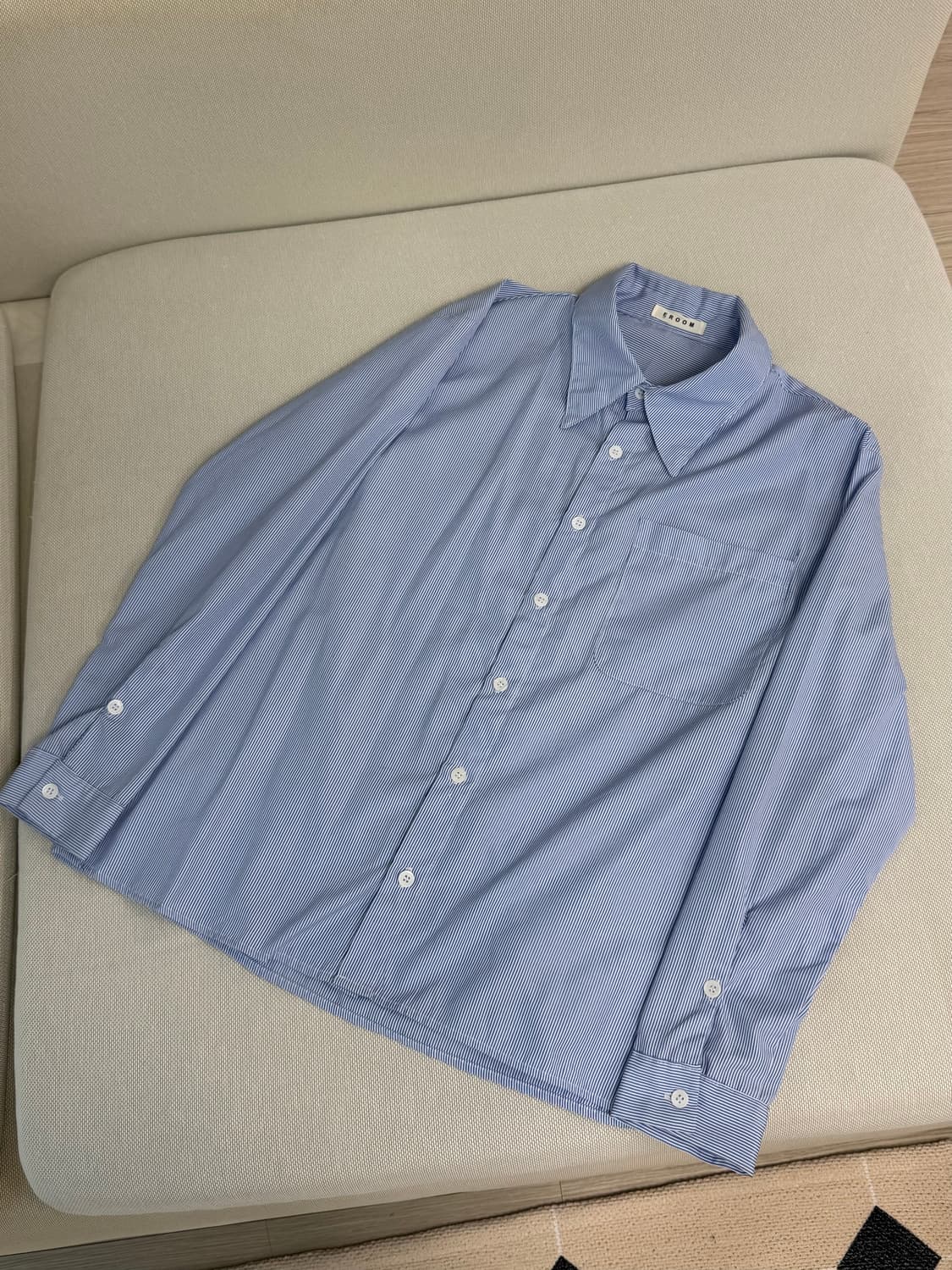 Eroom 하늘색 스트라이프 셔츠(남여공용) 상품이미지1