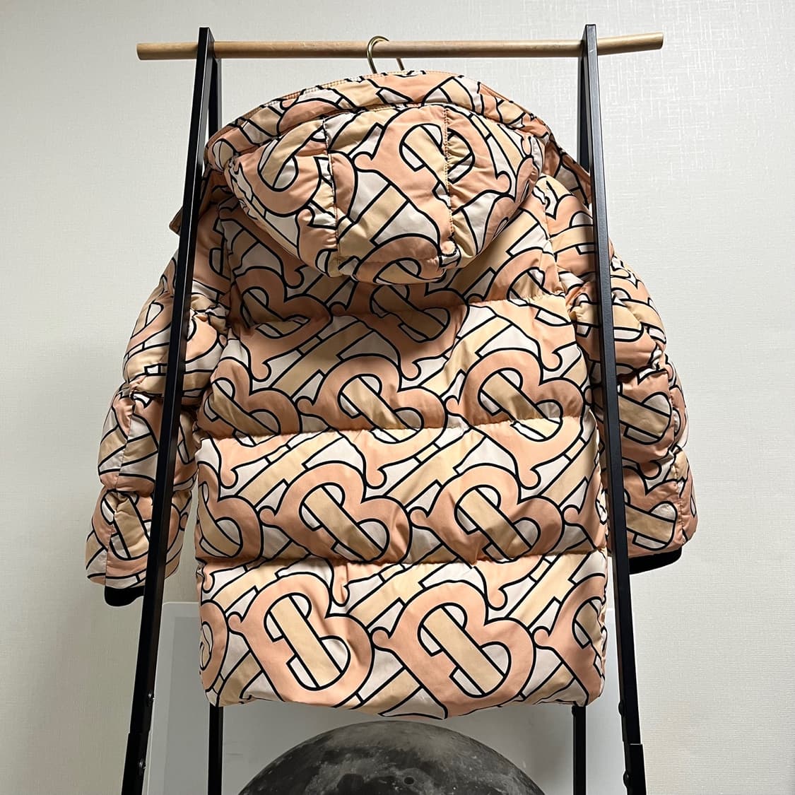  정품 6y 116) 버버리 TB로고 모노그램 다운 패딩 상품이미지2