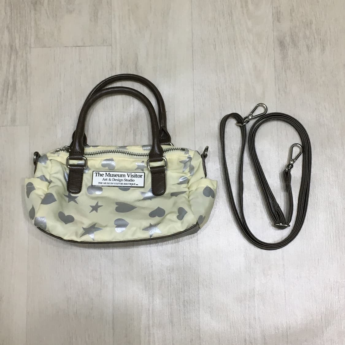 더뮤지엄비지터 보스턴백 2.0 레몬 (컨디션 좋음) 상품이미지3