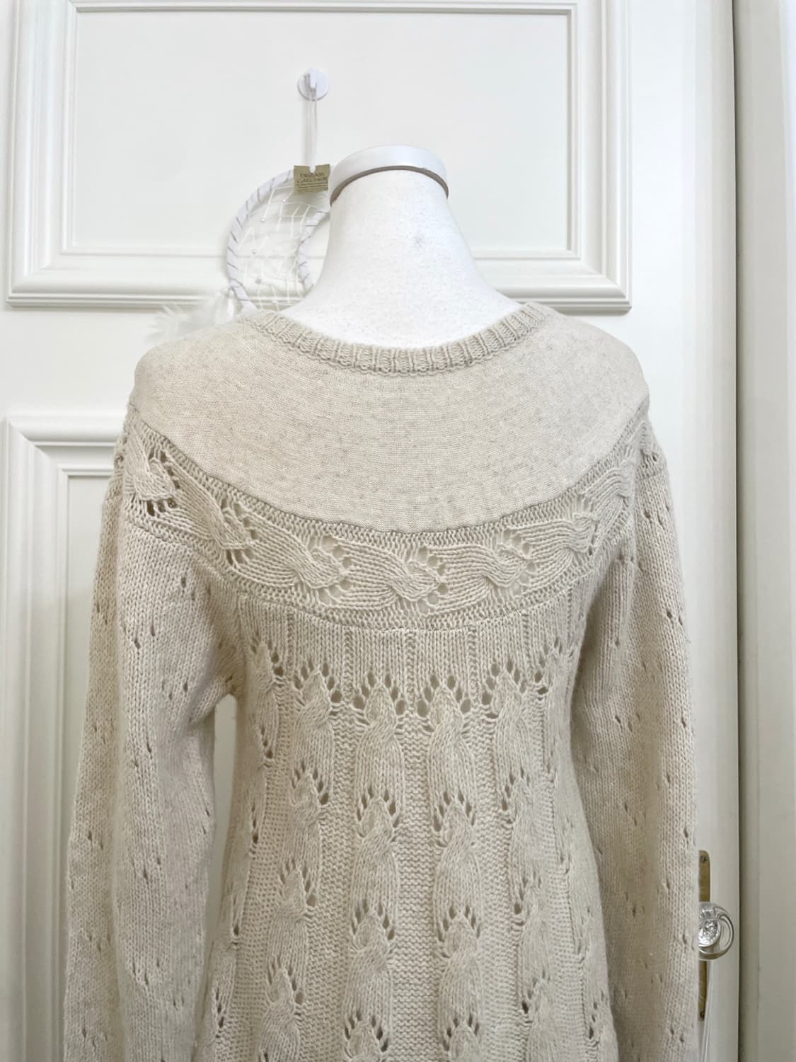 ivory embroidery point twist pocket swea 상품이미지5