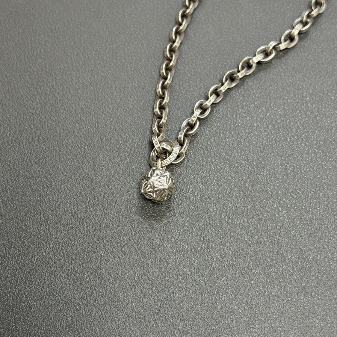 크롬하츠 피라미드 볼 펜던트 상품이미지3