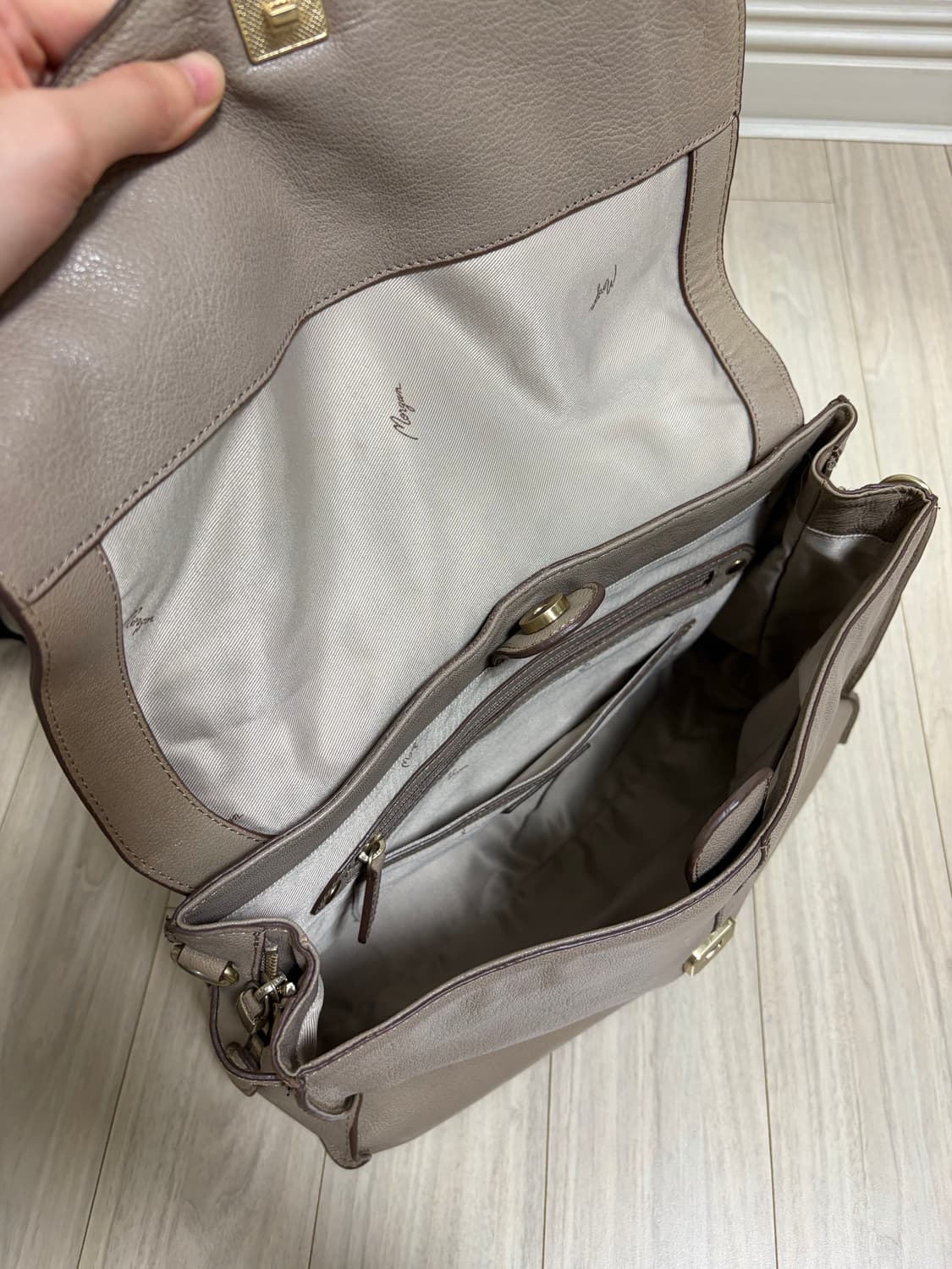 모르간 여성 가죽 가방 토트백 베이지 타프 morgan 상품이미지4