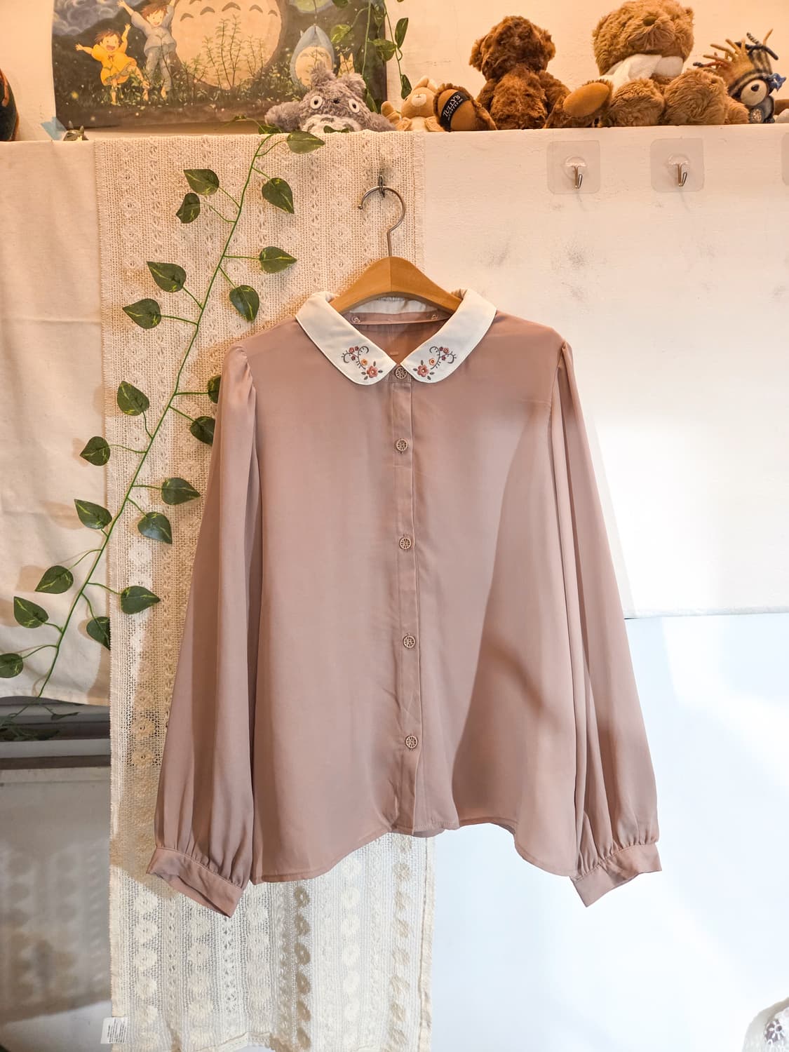 꽃자수 카라 블라우스 상품이미지1