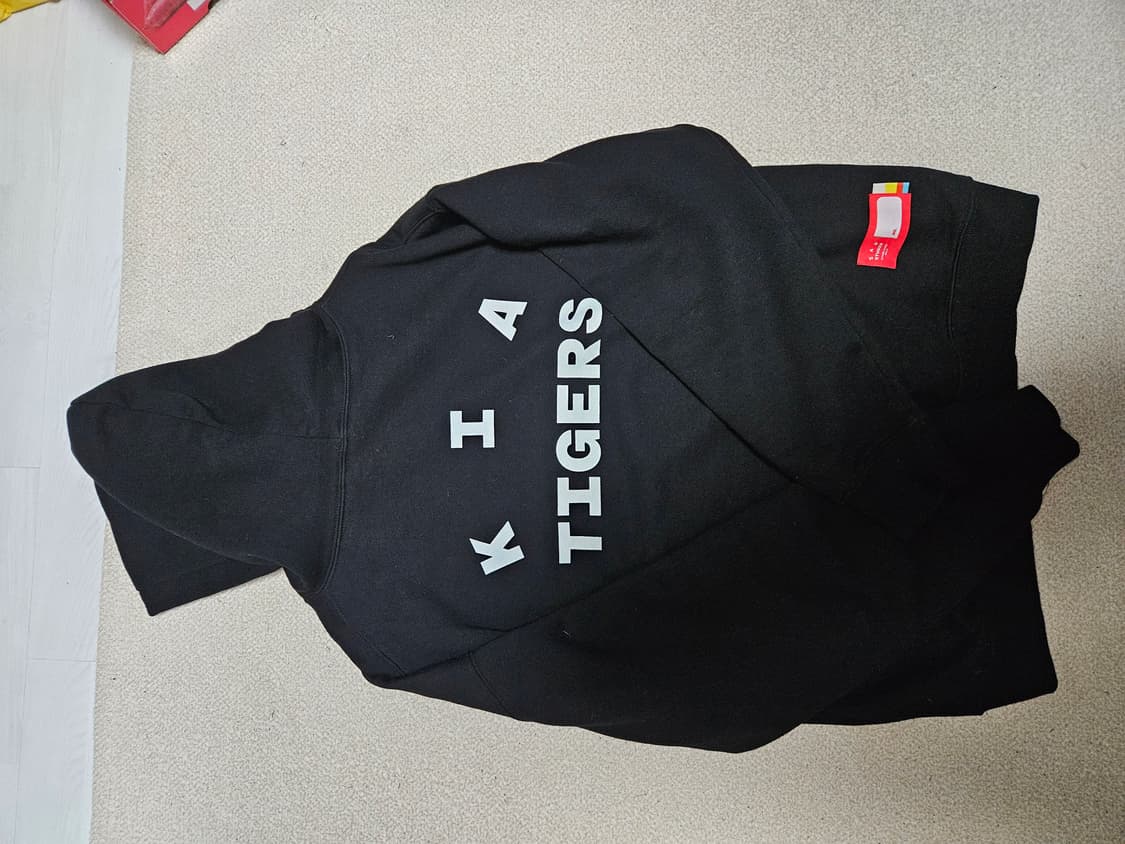 아이앱스튜디오 기아타이거즈 후드티 상품이미지2