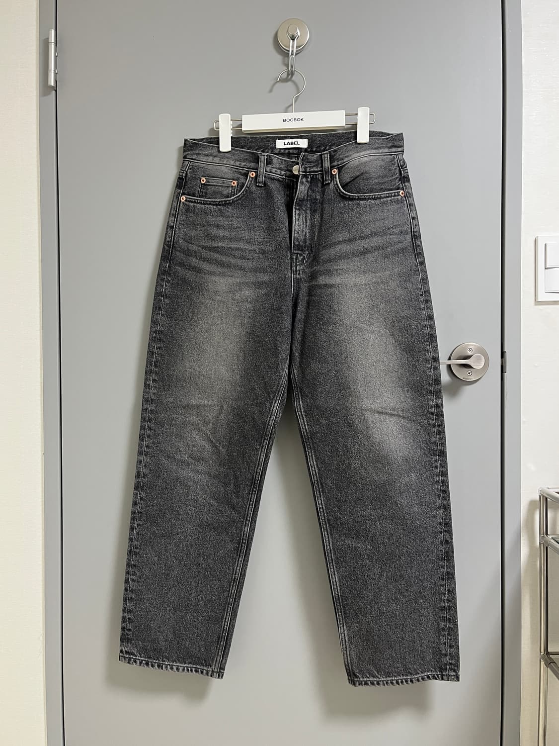 라벨 아카이브 블랙 워싱 데님 팬츠 상품이미지1