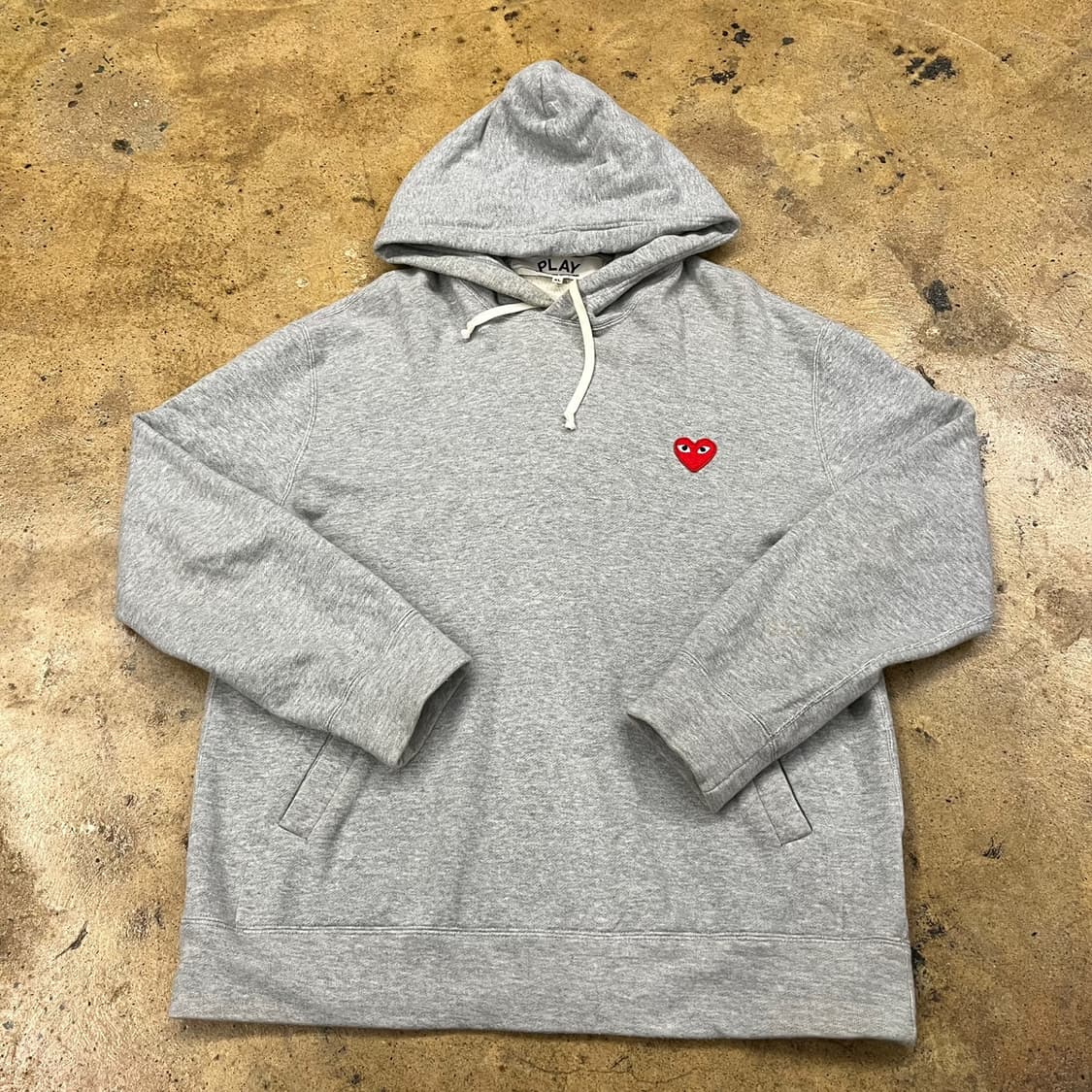 꼼데가르송 레드 와펜 그레이 후드티  상품이미지2